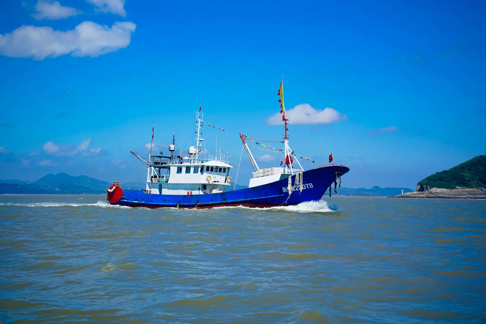 Modern balık avı teknesi